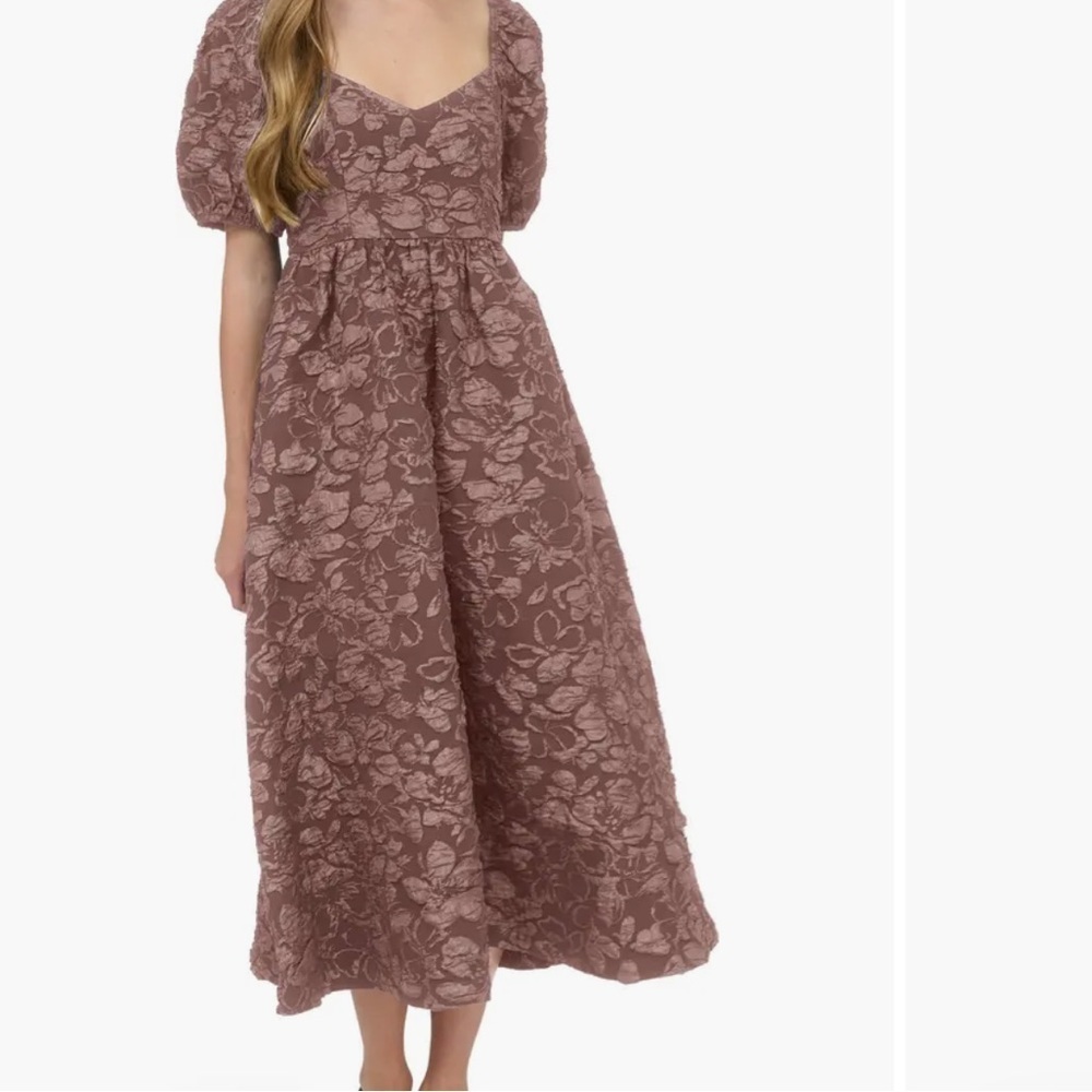 August Sky Floral Puff Sleeve Smocked Midi Dress brocade floral mauve size Small